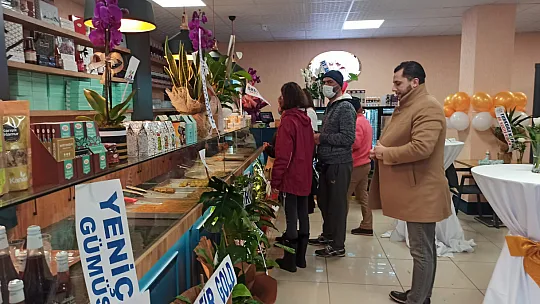 Faruk Güllüoğlu baklavaları Fethiye'de açıldı