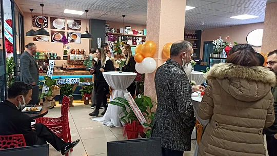 Faruk Güllüoğlu baklavaları Fethiye'de açıldı