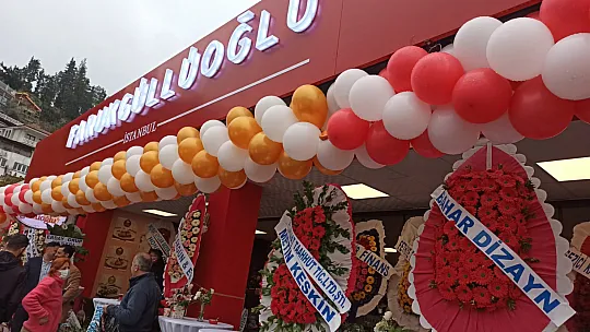 Faruk Güllüoğlu baklavaları Fethiye'de açıldı