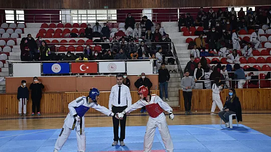 Okul Sporlarında taekwondo şampiyonları belli oldu