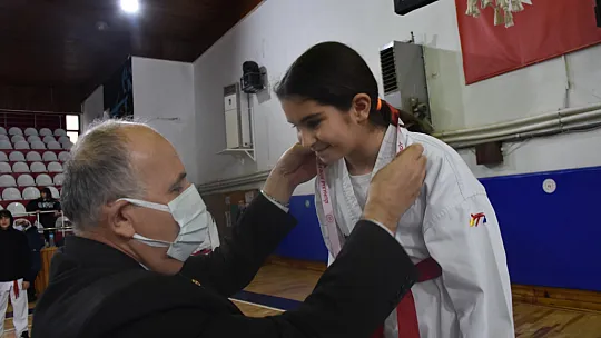 Okul Sporlarında taekwondo şampiyonları belli oldu