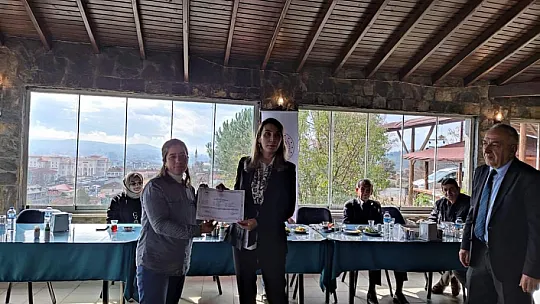 Kadın çiftçiler kahvaltı da bir araya geldi