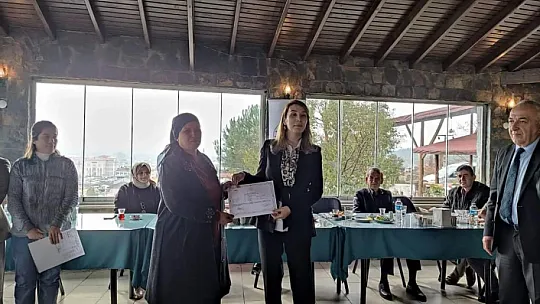 Kadın çiftçiler kahvaltı da bir araya geldi