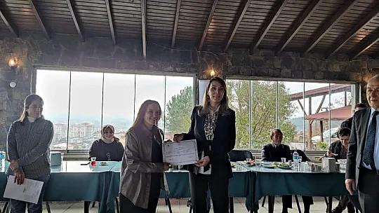 Kadın çiftçiler kahvaltı da bir araya geldi