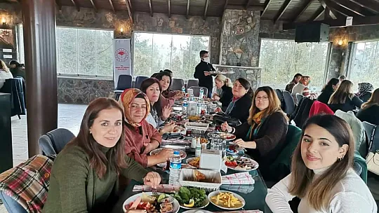 Kadın çiftçiler kahvaltı da bir araya geldi