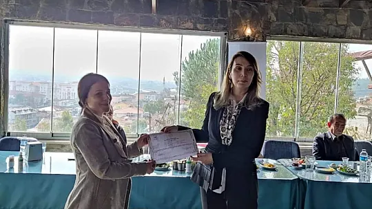 Kadın çiftçiler kahvaltı da bir araya geldi