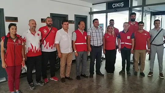 KIZILAY GÖNÜLLÜSÜ ÖRNEK KAYMAKAM