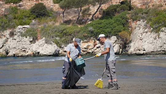 Karadere Plajı Temizlendi