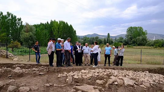 MUĞLA VALİSİ TAVLI, SEYDİKEMER'DE VATANDAŞLARLA BULUŞTU