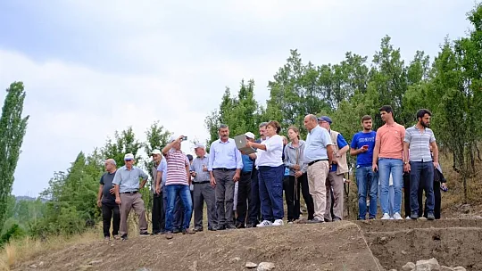 MUĞLA VALİSİ TAVLI, SEYDİKEMER'DE VATANDAŞLARLA BULUŞTU