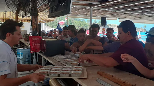 BÜYÜK SAMANLIK PLAJINDA AŞURE İKRAMI