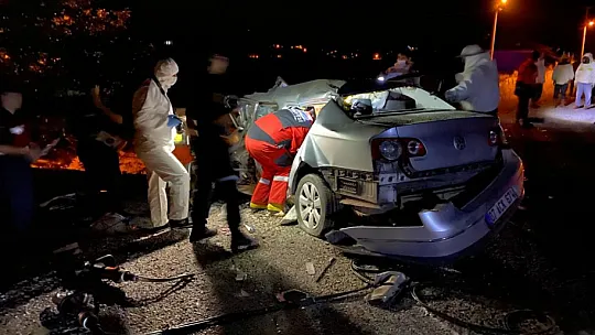 SEYDİKEMER'DE FECİ KAZA 5 ÖLÜ, 2 YARALI
