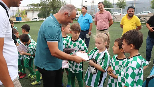 MUĞLASPOR YAZ FUTBOL OKULU'NUN MEZUNİYET TÖRENİ YAPILDI