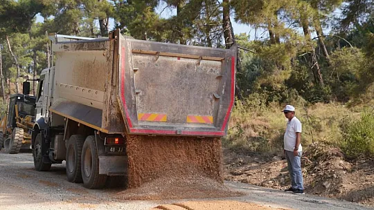 TURİZM İLÇELERİNİ BİRBİRİNE BAĞLAYAN YOL YENİLENİYOR