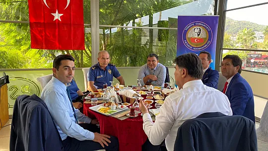 MUHTARLAR KAHVALTIDA BULUŞTU