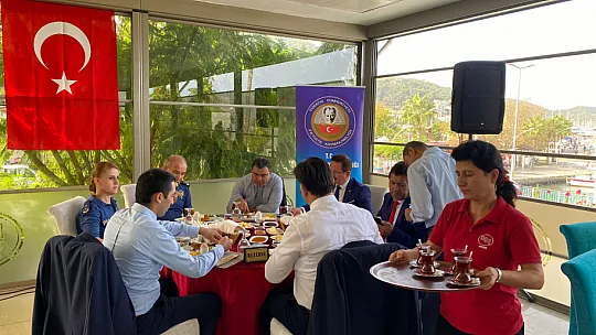 MUHTARLAR KAHVALTIDA BULUŞTU