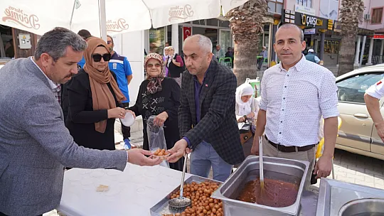 KURUCU BAŞKANIN HAYRINA LOKMA DAĞITILDI