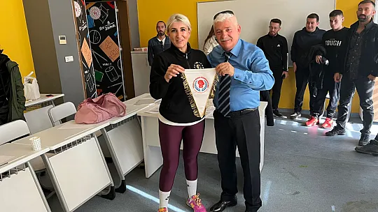 BOKS ADAY HAKEM KURSU BAŞARI İLE TAMAMLANDI