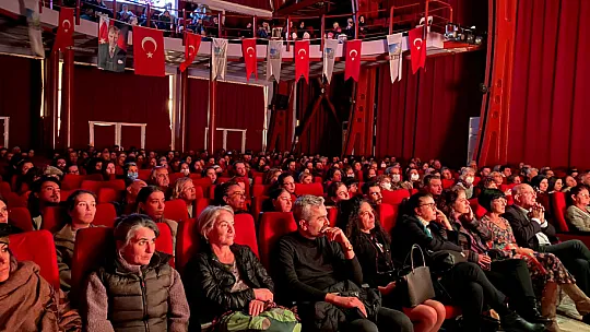 25 KASIM GÜNÜ'NE ÖZEL TİYATRO