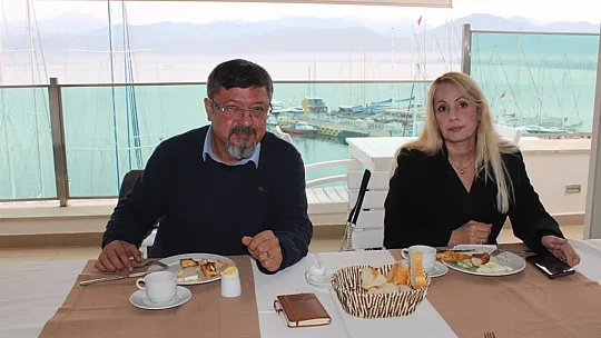 BOKSÖR ALCU, BASIN MENSUPLARI İLE KAHVALTIDA BULUŞTU
