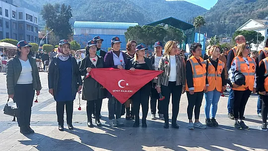 KADINLAR, 8 MART'TA BEŞKAZA MEYDANI'NDAYDI!