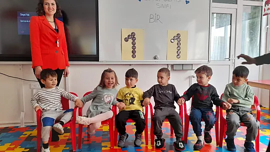 ÇOCUK OYUN EVİ'NDE ÇOCUKLAR HEM EĞİTİM ALIYORLAR HEM EĞLENİYORLAR