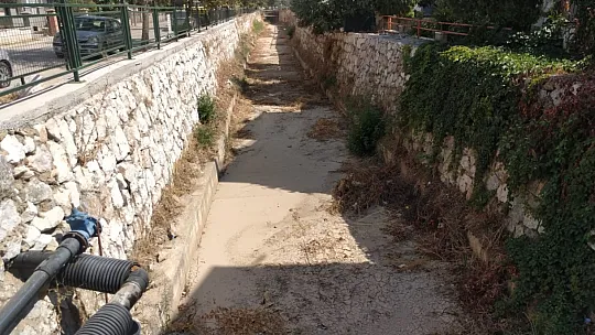 2 Traktör Dolusu Çöp Ve Atık Toplandı