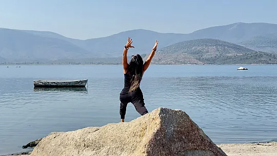 Bafa Gölü Manzarasında Yoga