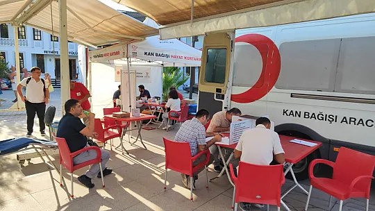 'Kan bağışı sizden hediye kitap bizden'