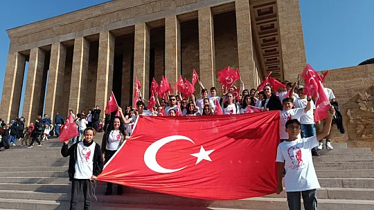 Fethiye ve Seydikemerli öğrenciler Ata'nın huzuruna çıktı