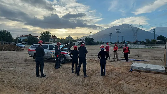 Fethiye'de Kentsel Arama Kurtarma Eğitimi