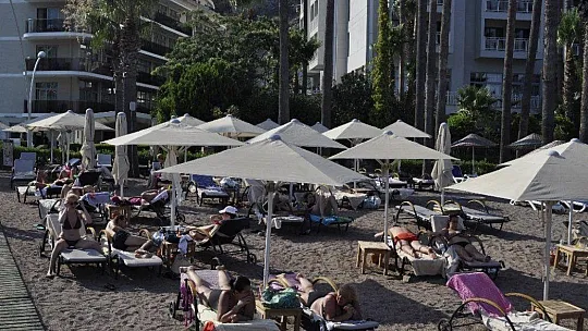 Yabancı turistler gelmeye başladı, Marmaris plajları doldu