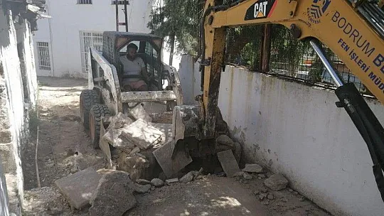 Yağmur suyu hattı çalışmaları sokak sokak devam ediyor 