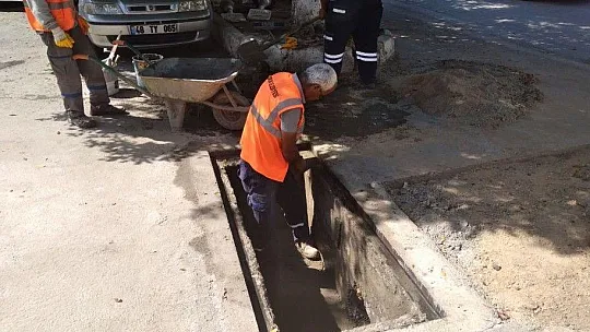 Yağmur suyu hattı çalışmaları sokak sokak devam ediyor 