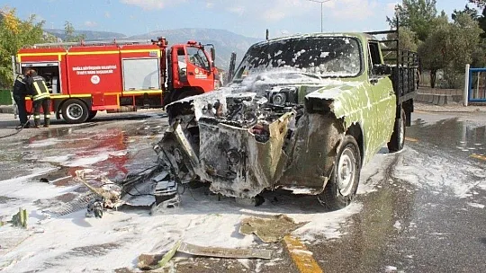 Yanan araç içinde bebeğinin de olduğunu öğrendi, sinir krizi geçirdi