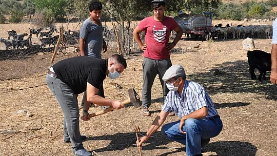 Yanan çadırın yenisi elbirliğiyle kuruldu