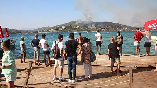Yangın bölgesindeki oteller tahliye ediliyor