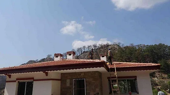 YANGIN MAĞDURU VATANDAŞLAR YENİ EVLERİNE KAVUŞMAK İÇİN GÜN SAYIYOR