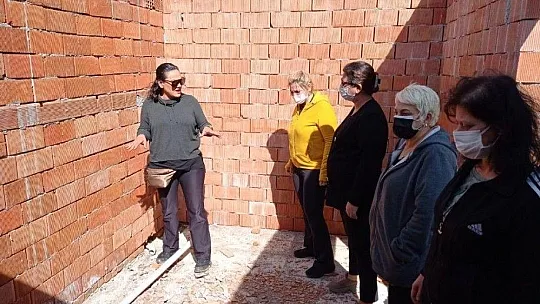 Yangında evleri kül olan çiftin, yeni evinin yapımına başlandı