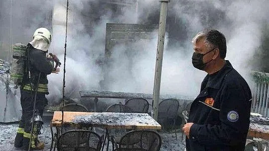 Yangın sonrası iş yeri kullanılmaz hale geldi