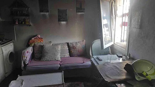 YANGINI SÖNDÜRMEYE ÇALIŞIRKEN YARALANDI