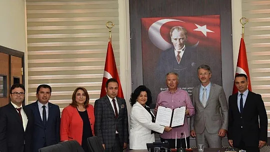 Yaptırdığı okulun açılışını göremeden vefat etti