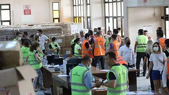 Yardım noktalarında büyük yoğunluk