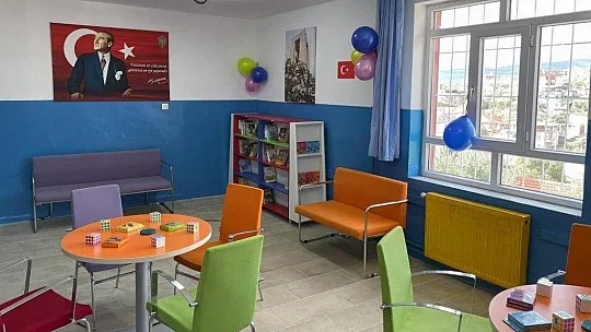 Yatağan'da 'Polis Amca' kütüphanesi açıldı