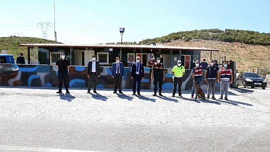 Yatağan Kaymakamı yol kontrolüne katıldı
