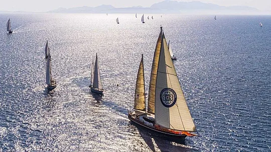 Yelkencilerin rotası yanan koylar