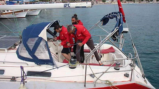 Yelkenle Türkiye kıyılarını baştan başa geçecekler