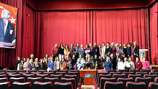 YEREL SİYASETİN KADIN İÇİN ANLAMI PANELİ YAPILDI