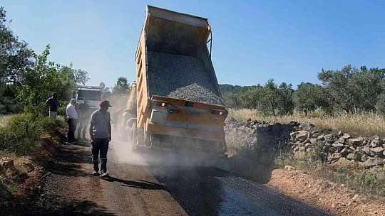 Yerkesik Dağdibi bağlantı yolunda asfaltlama çalışması