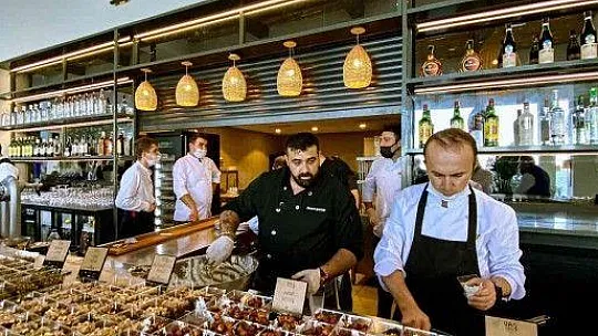 Yerli ve yabancı turistler Bodrum'da Gaziantep mutfağına akın etti